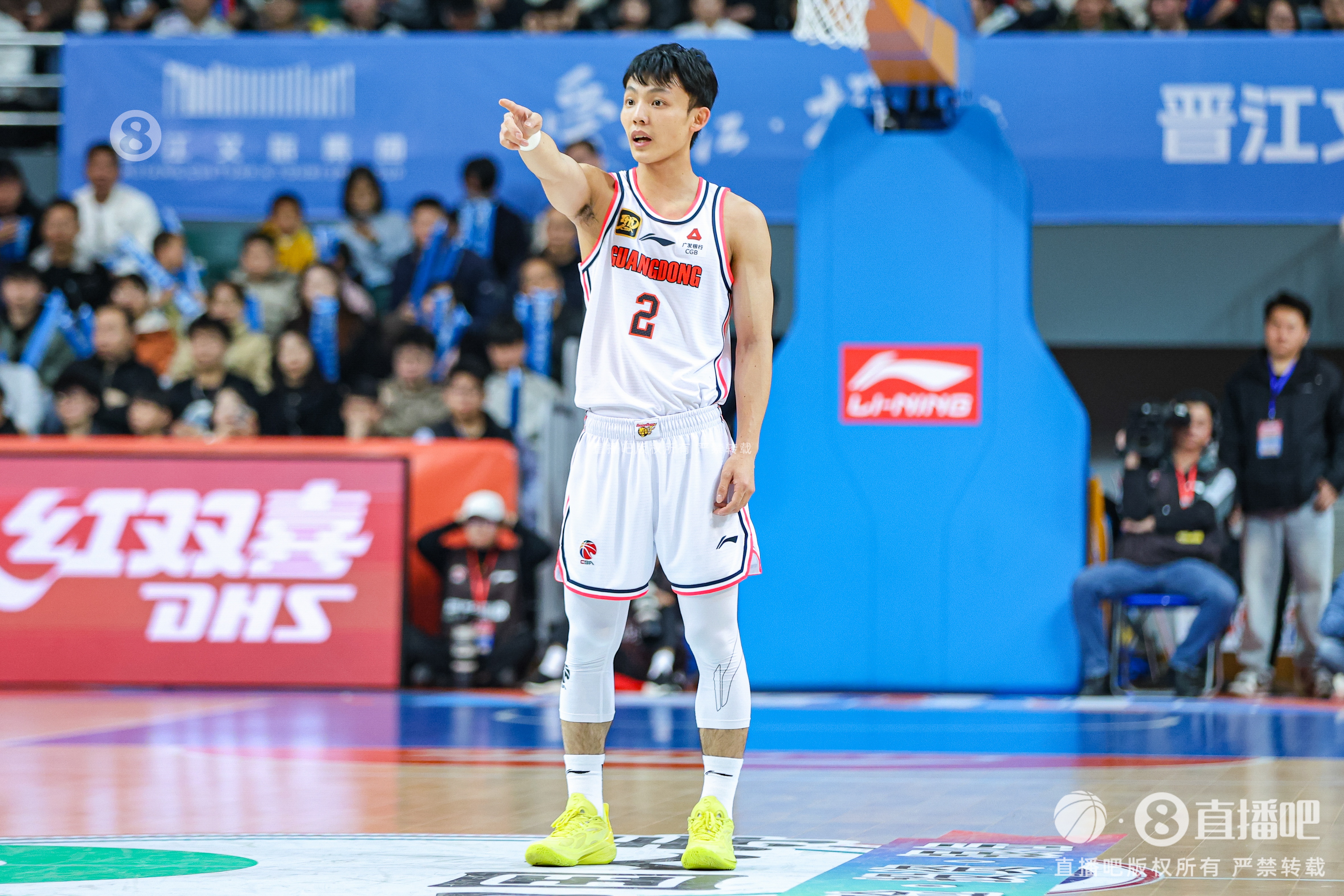 手熱！徐杰打滿首節(jié)5中4拿到10分2助 正負(fù)值+17
