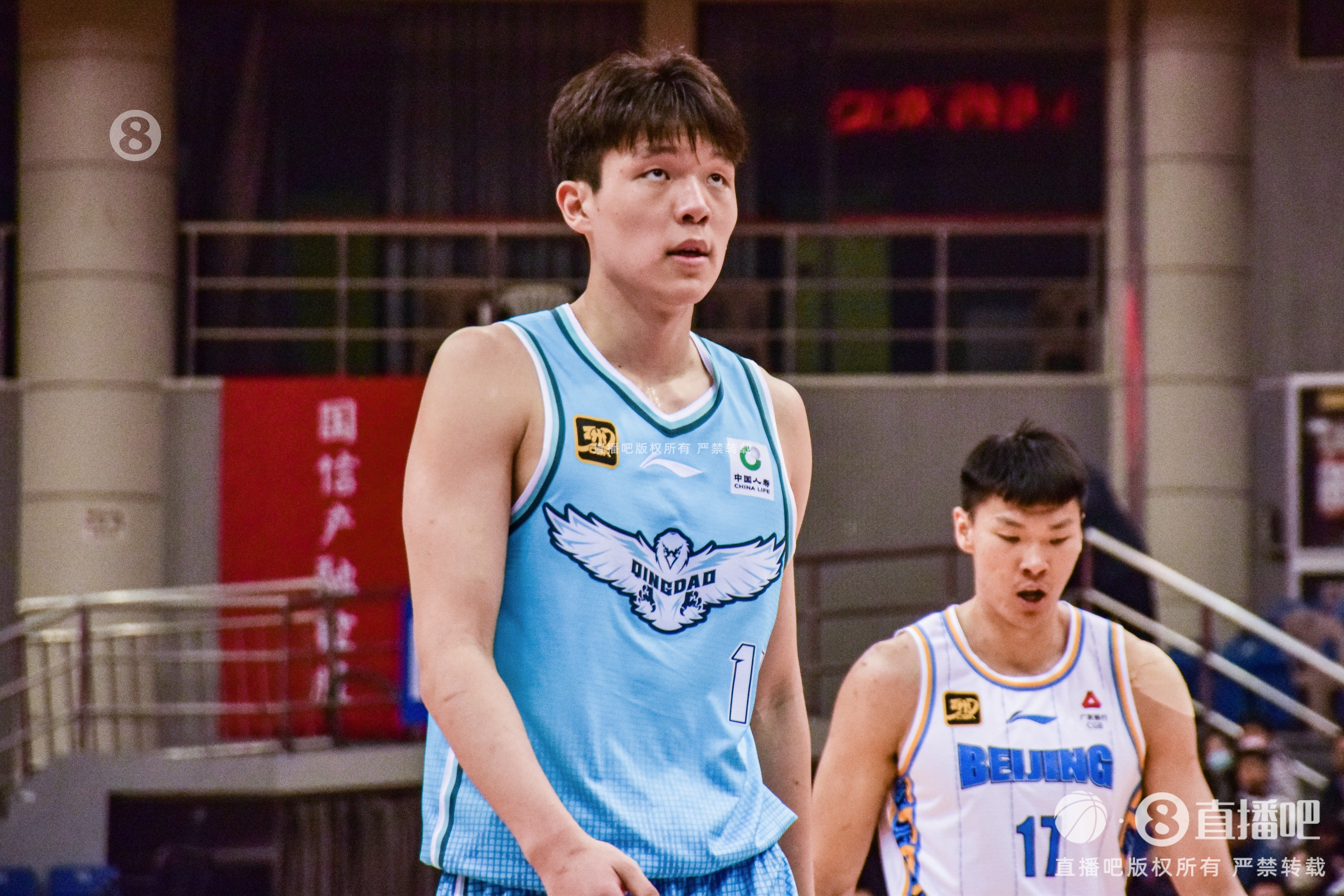 內(nèi)線攻防俱佳！楊瀚森半場10分鐘4中3砍9分11板&另有3斷2帽