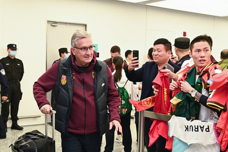 蘇媒：國足仍有爭第二希望，但真的不能再“守”下去了